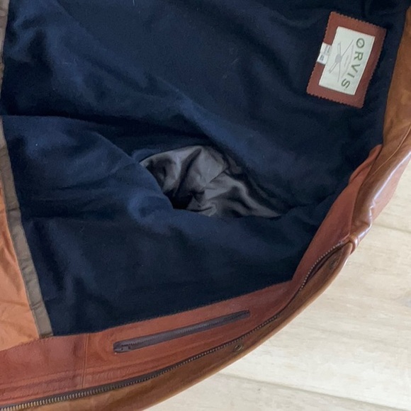 Orvis heavy leather jacket, mens large, size 40, like new - Picture 6 of 9